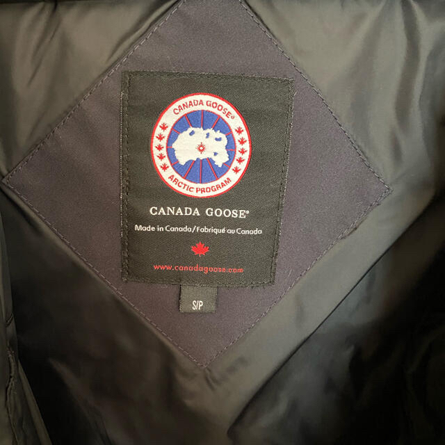 CANADA GOOSE(カナダグース)のカナダグース　ダウン レディースのジャケット/アウター(ダウンジャケット)の商品写真