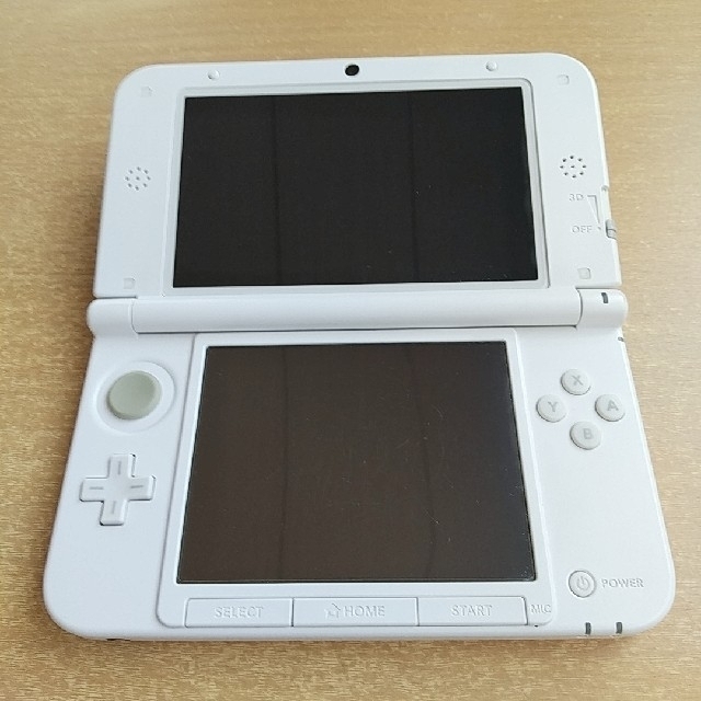 ニンテンドー3DS(ニンテンドー3DS)のニンテンドー 3DS LL ピンク エンタメ/ホビーのゲームソフト/ゲーム機本体(携帯用ゲーム機本体)の商品写真