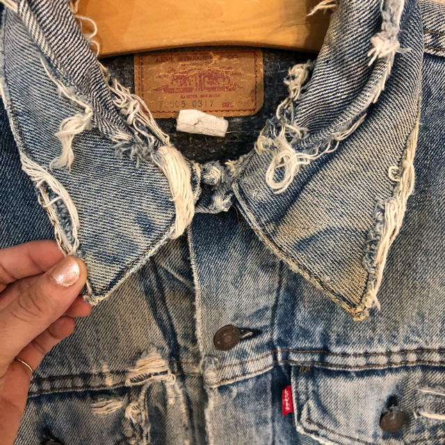 Levi‘s ダメージデニムジャケット