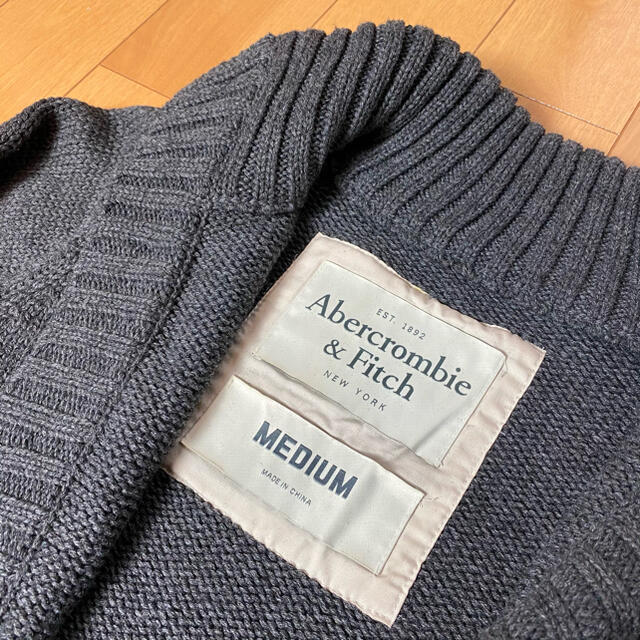 Abercrombie&Fitch(アバクロンビーアンドフィッチ)のアバクロビー＆フィッチ　カーディガン  ニットジャケット　美品　Ｍ メンズのトップス(ニット/セーター)の商品写真