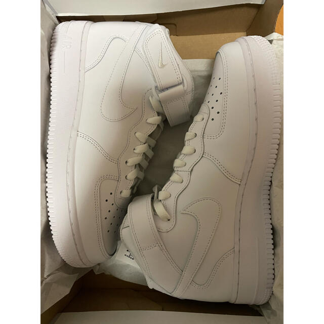 NIKE(ナイキ)のNike Air Force 1 mid 07 White メンズの靴/シューズ(スニーカー)の商品写真