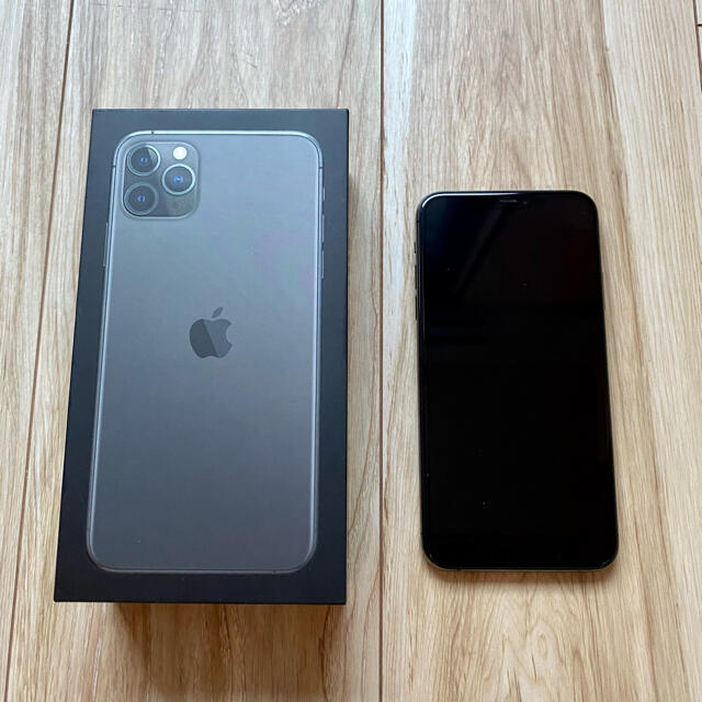 美品！iPhone 11 PRO Max、256GB、SIMフリー、新品イヤホン