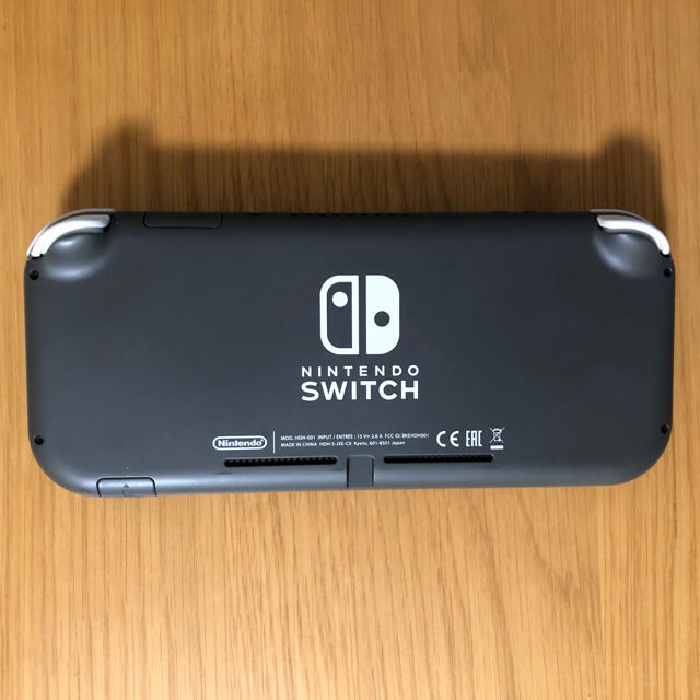 Nintendo Switch(ニンテンドースイッチ)のNintendo Switch Liteグレー　ケース付き エンタメ/ホビーのゲームソフト/ゲーム機本体(家庭用ゲーム機本体)の商品写真