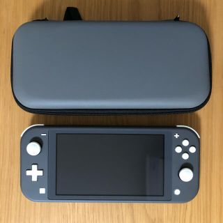 ニンテンドースイッチ(Nintendo Switch)のNintendo Switch Liteグレー　ケース付き(家庭用ゲーム機本体)