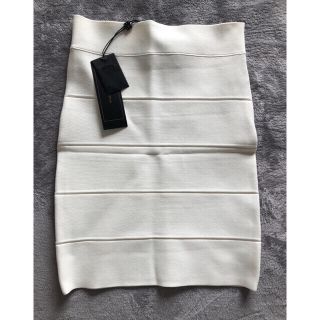 ビーシービージーマックスアズリア(BCBGMAXAZRIA)のBCBGMAXAZRIA■タイトスカート■WHITE■在庫一点限り(ミニスカート)