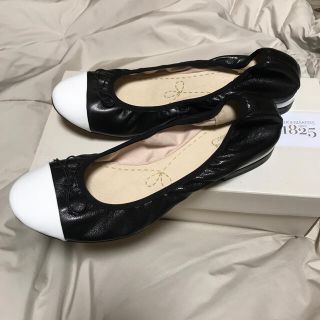 クラークス(Clarks)の靴　クラークス   バレエシューズ　　23.5cm  US7M  黒　(その他)