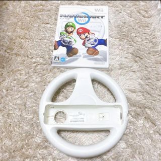 ウィー(Wii)のマリオカート wii ハンドル付き！(家庭用ゲームソフト)