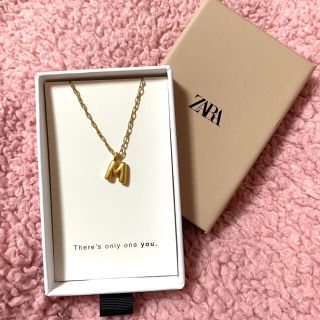 ZARA  アルファベットネックレス　イニシャルネックレス　"F"