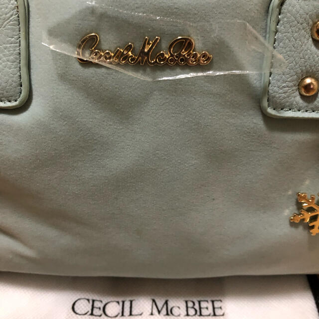 CECIL McBEE(セシルマクビー)の新品 未使用 セシルマクビー フェイク ムートン ミディ バック ブルー レディースのバッグ(ハンドバッグ)の商品写真