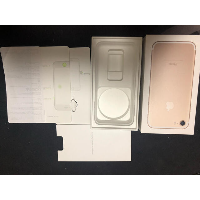 Apple(アップル)の(ジャンク品) iPhone 7 128gb ゴールド SIMロック解除済 スマホ/家電/カメラのスマートフォン/携帯電話(スマートフォン本体)の商品写真