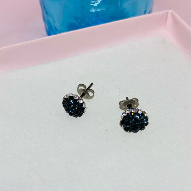 SWAROVSKI(スワロフスキー)のスワロフスキーブラックピアス ハンドメイドのアクセサリー(ピアス)の商品写真