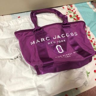 マークバイマークジェイコブス(MARC BY MARC JACOBS)のマークジェイコブス　ハンドバッグ　紫　波瑠ドラマ使用　トートバッグ　ロゴ　正規品(トートバッグ)