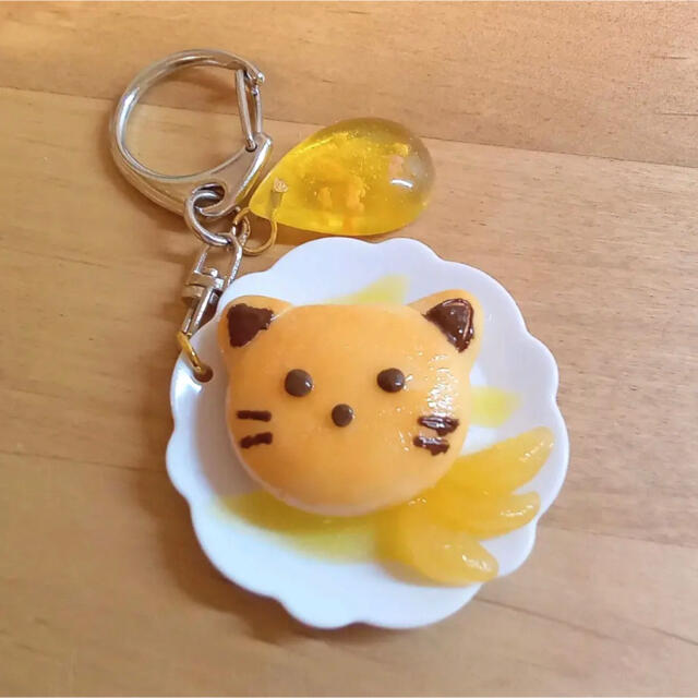 ハンドメイド　スイーツデコ　　ねこちゃんのオレンジパンケーキ