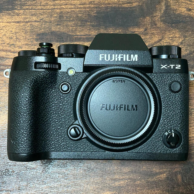 富士フイルム(フジフイルム)の富士フイルム X-T2 ボディ スマホ/家電/カメラのカメラ(ミラーレス一眼)の商品写真