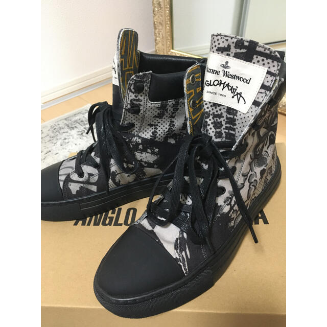 Vivienne Westwood(ヴィヴィアンウエストウッド)のアングロマニア　vivienneヴィヴィアン　ハイカットスニーカーブーツ　新品 メンズの靴/シューズ(スニーカー)の商品写真