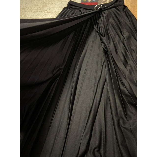 Bershka(ベルシュカ)のbershka プリーツスカート レディースのスカート(ロングスカート)の商品写真
