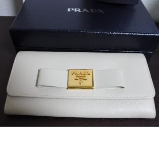 プラダ(PRADA)のPRADA　長財布　リボン　ホワイト(財布)