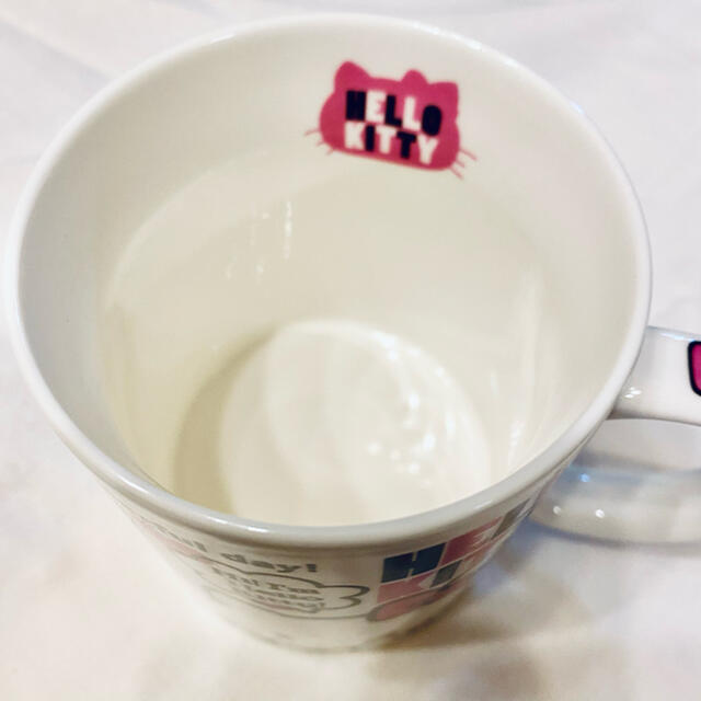 ハローキティ(ハローキティ)の【値下げ中】HELLO KITTY マグカップ 330ml インテリア/住まい/日用品のキッチン/食器(グラス/カップ)の商品写真