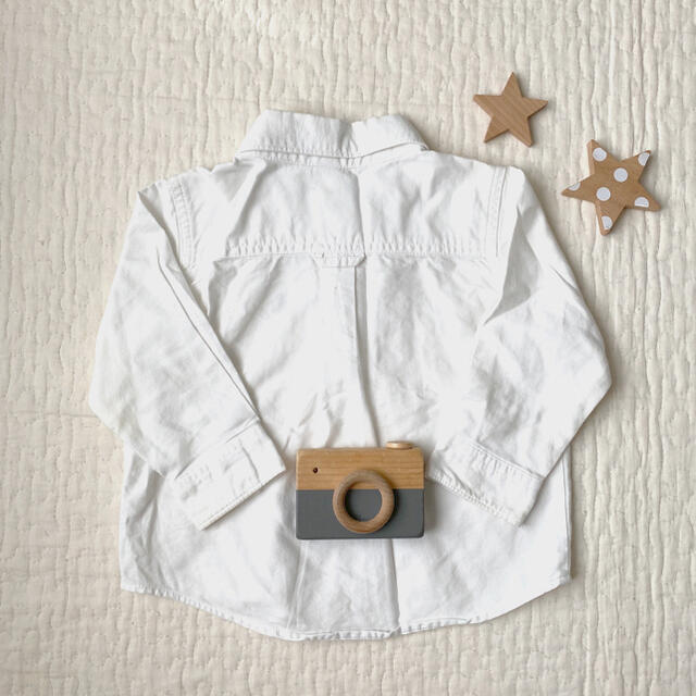 babyGAP(ベビーギャップ)のbabyGap 白 シャツ ブラウス 12-18m キッズ/ベビー/マタニティのベビー服(~85cm)(シャツ/カットソー)の商品写真