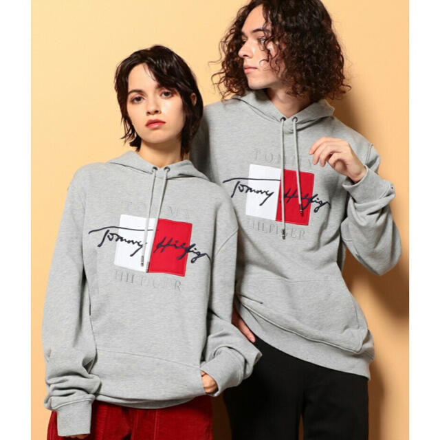 TOMMY HILFIGER(トミーヒルフィガー)の【2月末削除予定】TOMMY HILFIGERシグネチャーロゴパーカー メンズのトップス(パーカー)の商品写真