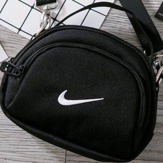 NIKE ナイキ ミニバッグ ミニポーチ　未使用