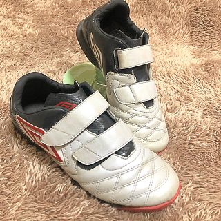アンブロ キッズスニーカー 子供靴 の通販 100点以上 Umbroのキッズ ベビー マタニティを買うならラクマ アンブロ キッズスニーカー 子供靴 の通販 100点以上 Umbroのキッズ ベビー マタニティを買うならラクマ