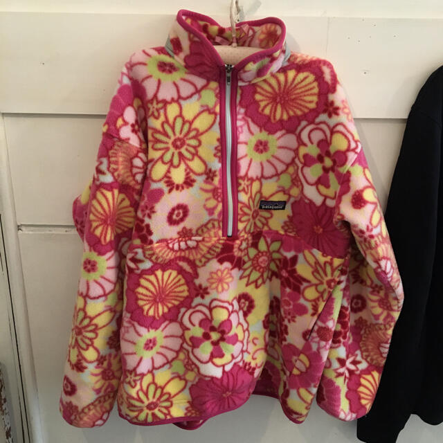 patagonia flower fleece.ジャケット/アウター