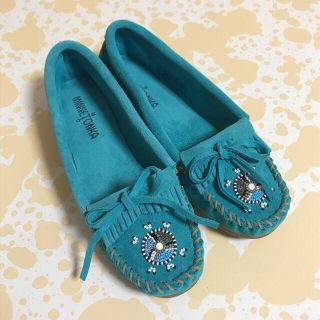 ミネトンカ(Minnetonka)の新品 ミネトンカ 23.5 フラットシューズ(スリッポン/モカシン)