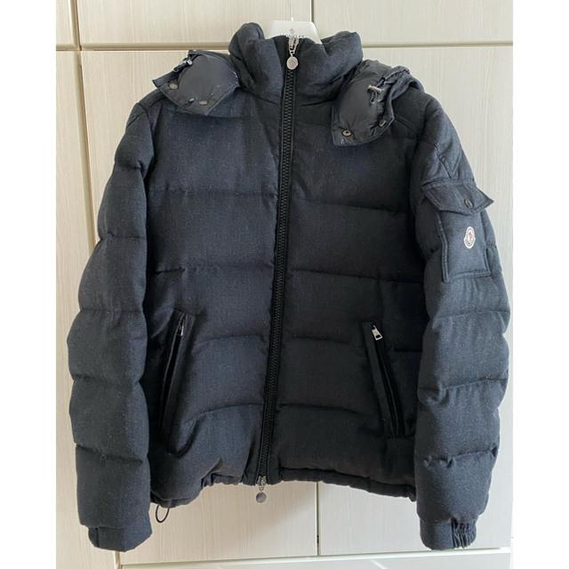 MONCLER(モンクレール)のモンクレール　モンジュネーブル　黒　 メンズのジャケット/アウター(ダウンジャケット)の商品写真