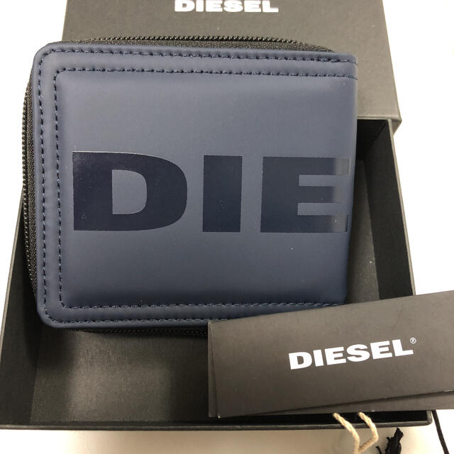 DIESEL二つ折り財布　新品未使用品