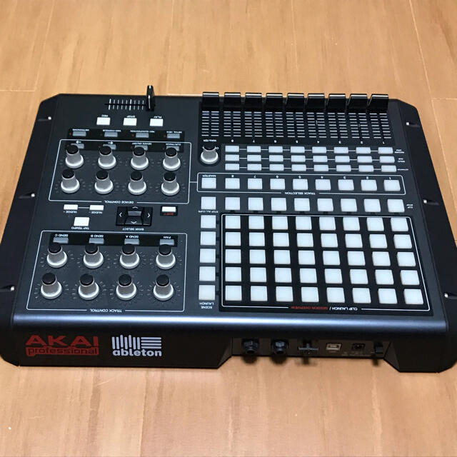 AKAI / APC40 楽器のDTM/DAW(MIDIコントローラー)の商品写真