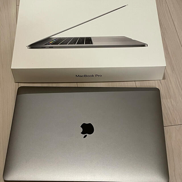 MacBook Pro 15インチ  late 2016 スペースグレイ