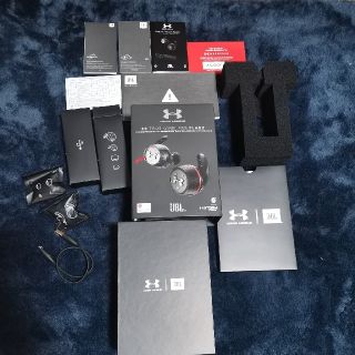 アンダーアーマー(UNDER ARMOUR)のJBL  イヤホン　中古　アンダーアーマー(ヘッドフォン/イヤフォン)