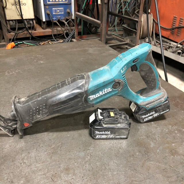 Makita(マキタ)のマキタ 充電式レシプロソー jr182drf セーバーソー スポーツ/アウトドアの自転車(工具/メンテナンス)の商品写真