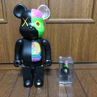 メディコムトイ(MEDICOM TOY)の【シゲたん様専用】BE@RBRICK kaws 人体模型 400% 100%(キャラクターグッズ)