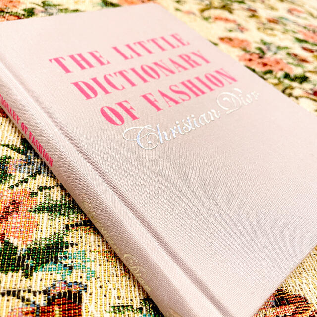 Dior(ディオール)の新品 DIOR ディオール 洋書 ファッションブック クリスチャン・ディオール エンタメ/ホビーの本(洋書)の商品写真