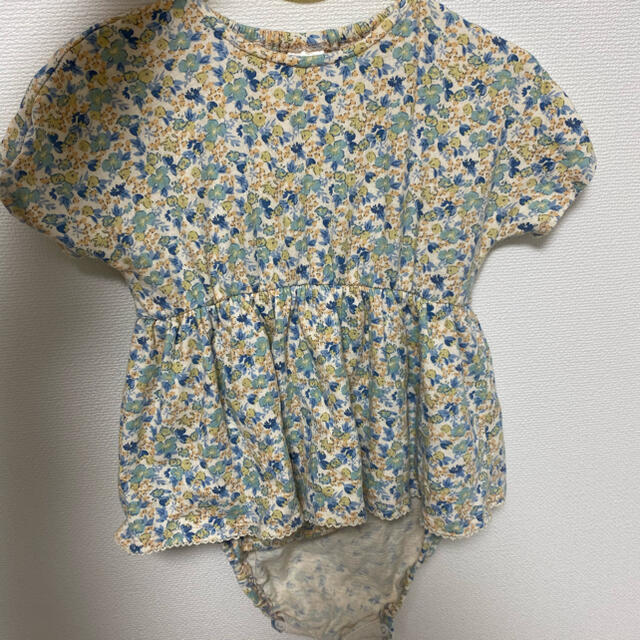 しまむら(シマムラ)のテータテート  花柄ロンパース  teteatete キッズ/ベビー/マタニティのベビー服(~85cm)(ロンパース)の商品写真