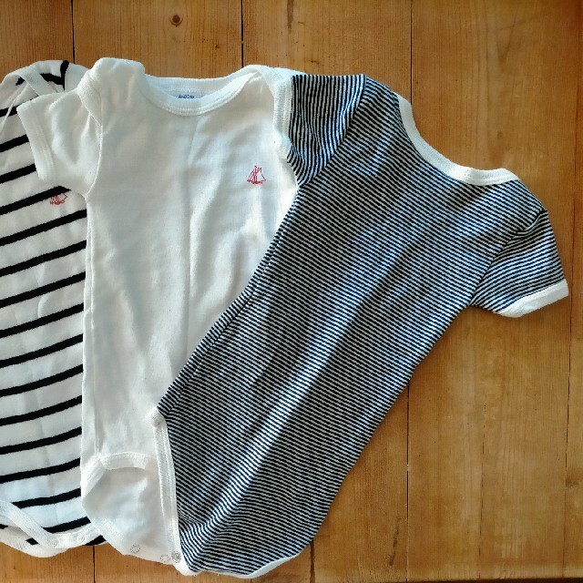 PETIT BATEAU(プチバトー)の＊PETIT BATEAU＊67cm＊ベビーロンパース キッズ/ベビー/マタニティのベビー服(~85cm)(ロンパース)の商品写真