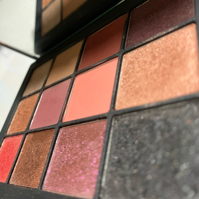 NARS(ナーズ)のNARSエクストリームエフェクト　アイシャドウ  限定　アイシャドーパレット コスメ/美容のベースメイク/化粧品(アイシャドウ)の商品写真