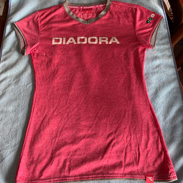 DIADORA(ディアドラ)のDIADORA テニスウェア　Tシャツ　Lサイズ スポーツ/アウトドアのテニス(ウェア)の商品写真