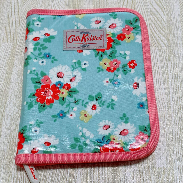 Cath Kidston(キャスキッドソン)のキャスキッドソンの母子手帳 キッズ/ベビー/マタニティのマタニティ(母子手帳ケース)の商品写真