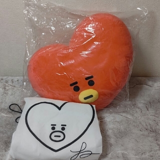 ボウダンショウネンダン(防弾少年団(BTS))の〈公式完売品〉BT21 TATA クッション(アイドルグッズ)