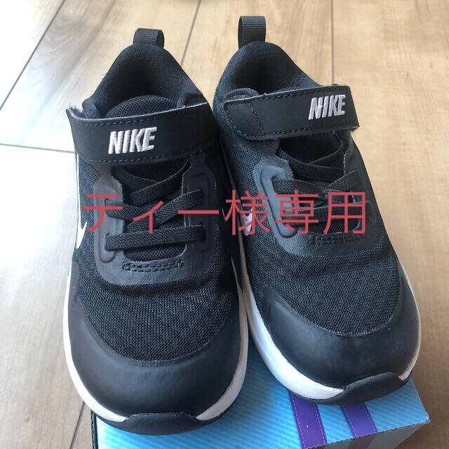 NIKE(ナイキ)の【NIKE／スニーカー　キッズ　15cm】 キッズ/ベビー/マタニティのキッズ靴/シューズ(15cm~)(スニーカー)の商品写真