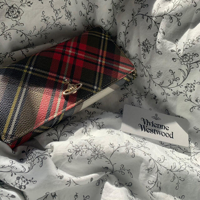 Vivienne Westwood(ヴィヴィアンウエストウッド)のviviennewestwood チェック正規品！美品財布 レディースのファッション小物(財布)の商品写真