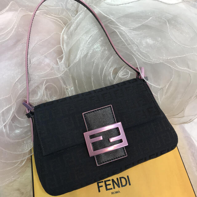 ショルダーバッグ☆専用☆FENDI フェンディ マンマミニバケット ズッキーノ 黒xピンク