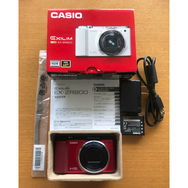 美品　CASIO　EXILIM　EX-ZR800コンパクトデジタルカメラ