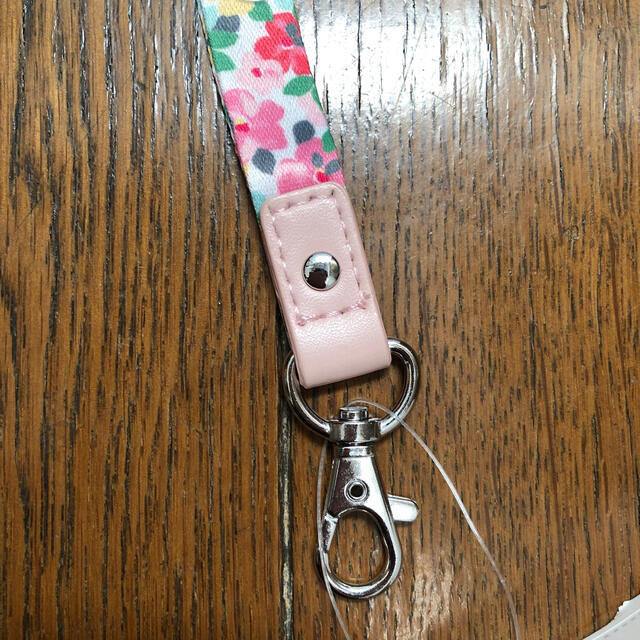 Cath Kidston(キャスキッドソン)のネックストラップ スマホ/家電/カメラのスマホアクセサリー(ネックストラップ)の商品写真