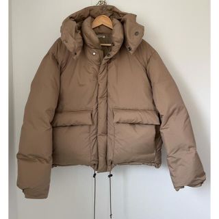 コモリ(COMOLI)の風様専用　AURALEE オーラリー DOWNJACKET 4 ダウン　ベージュ(ダウンジャケット)