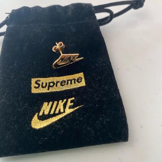 NIKE ナイキ　× supreme シュプリーム　ピアス