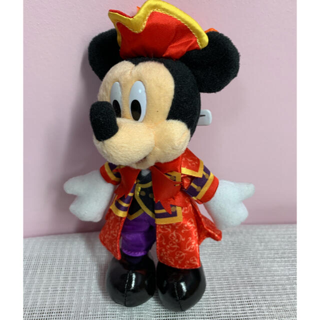 Disney(ディズニー)のミッキー　ぬいぐるみバッジ コスメ/美容のベースメイク/化粧品(その他)の商品写真